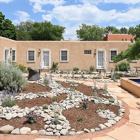 Dos Hermanas Casita 4, 5 & 6 Downtown Courtyard Holiday home *