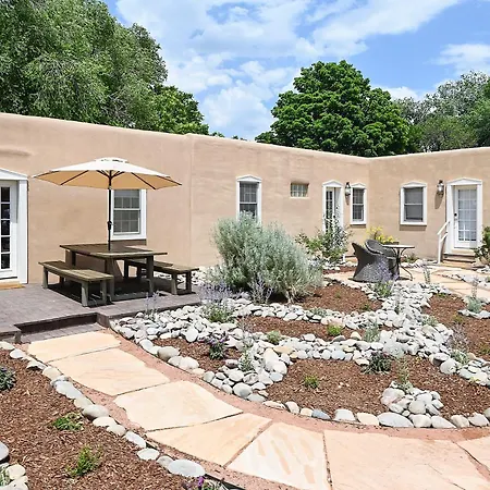 Dos Hermanas Casita 4, 5 & 6 Downtown Courtyard Holiday home *
