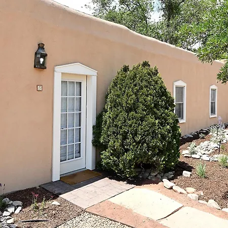 Dos Hermanas Casita 4, 5 & 6 Downtown Courtyard *