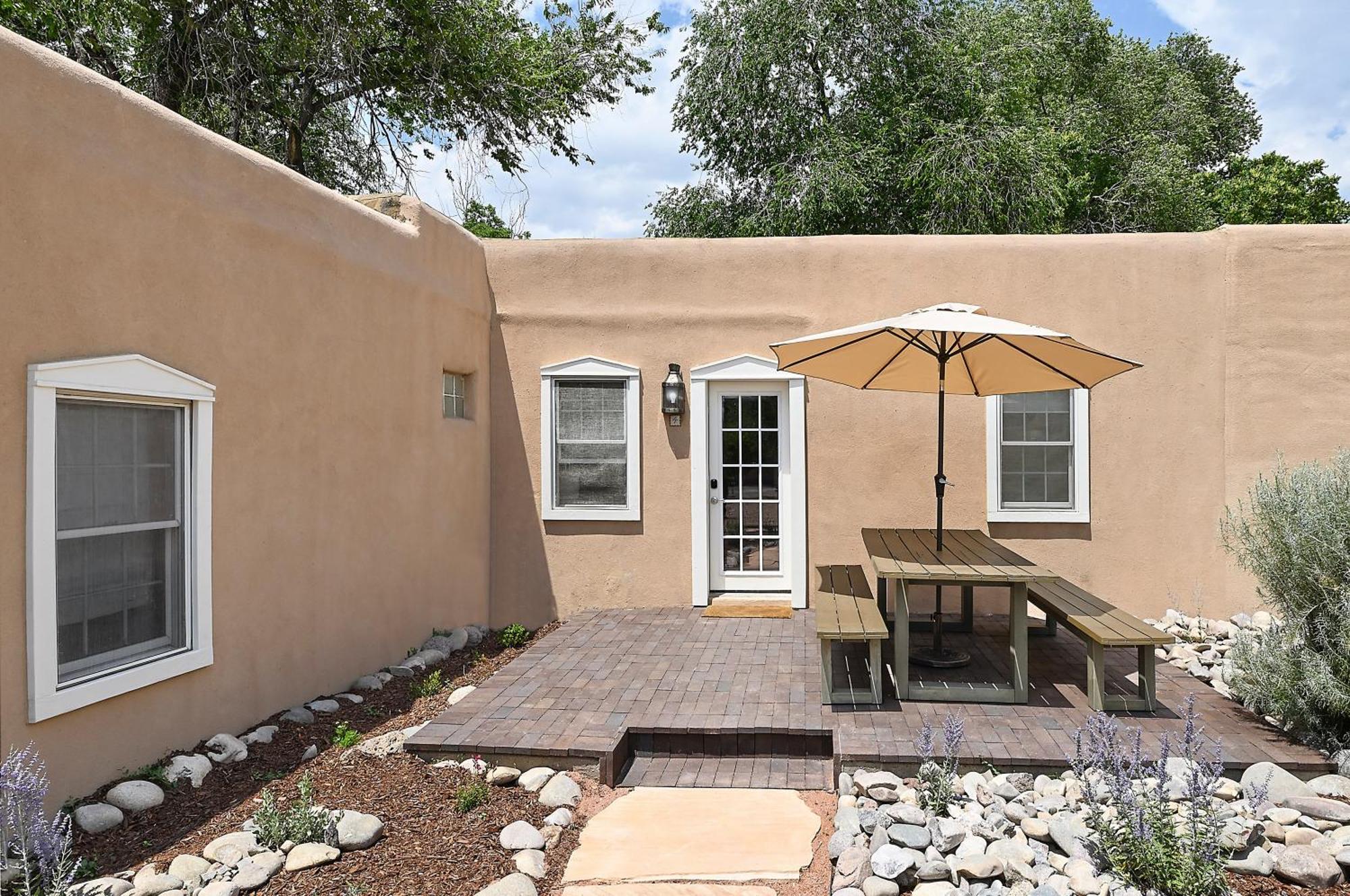 Dos Hermanas Casita 4, 5 & 6 Downtown Courtyard *